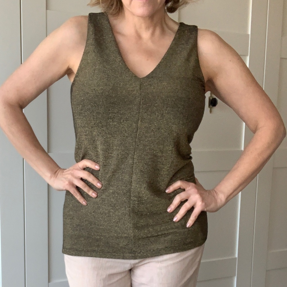 Donna Karan gold black knit sleeveless shirt NWT size M